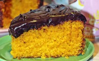 Bolo Cenoura com cobertura de chocolate
